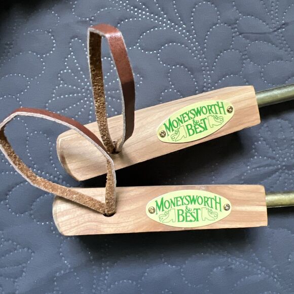 Moneysworth & Best Men's Cedar Shoe Tree - Hook Heel / Split Toe (1 Pair) M NWOB - Picture 8 of 11